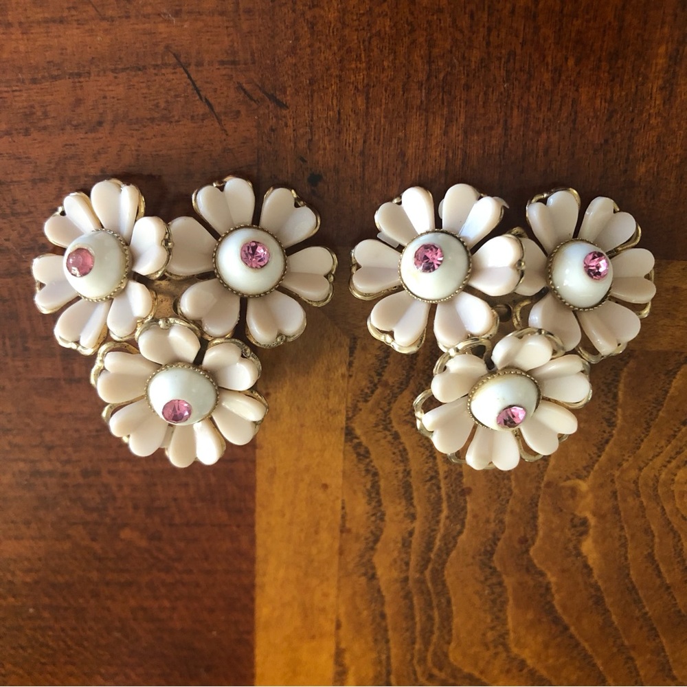 Vintage rhinestone floral clip on earrings